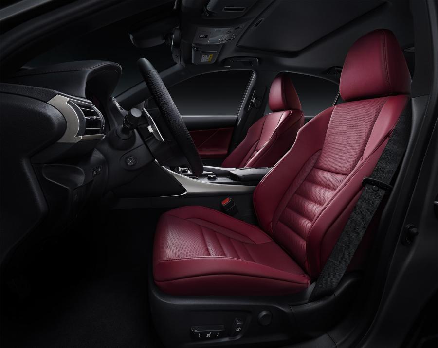  Lexus IS200t F-Sport 2015 года  (фото 46 из 52)